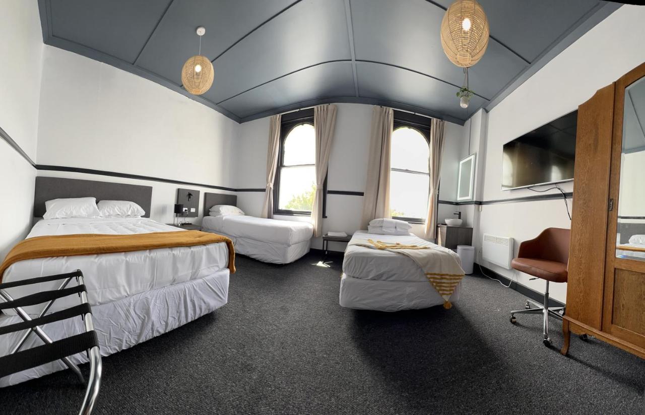 Railway Hotel Winton Екстериор снимка